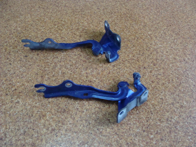 MAZDA CX7 08R HINGE HINGES HOOD SET photo 1 - milautoparts-fr.ukrlive.com