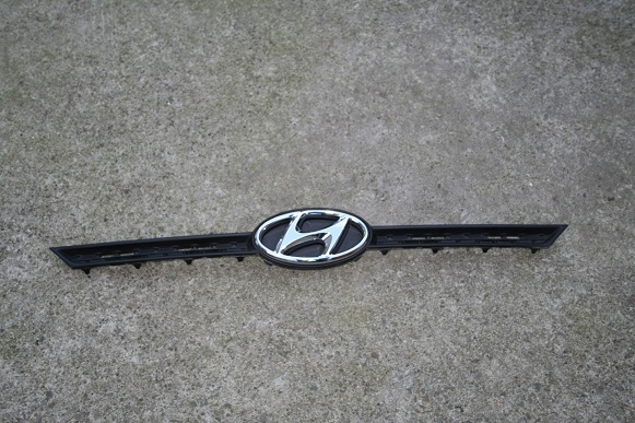 фото №1, Решётка бампера - средняя hyundai i20