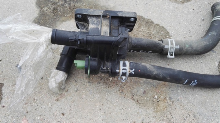 фото №1, Ford connect 1.6 tdci 14 r штуцер воды 96z0253780