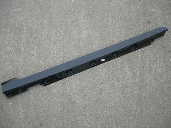 фото №1, Планка пороговая правая vw passat b8 3g0853858f waw +