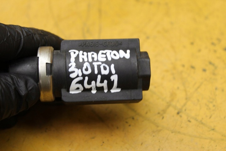 фото №7, Електроклапан вакуумний phaeton 3.0tdi 059906628a
