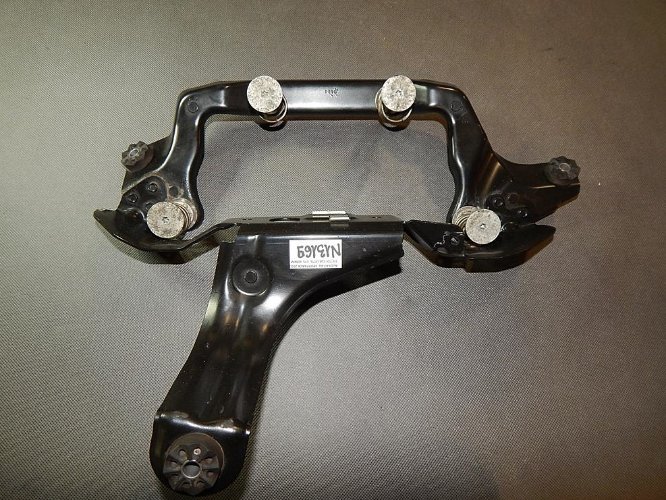 AUDI A7 4G Halter SPREZARKI Achsträgers