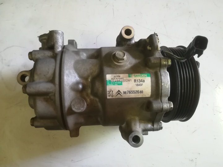 compressor of the air conditioning PEUGEOT 2.2HDI 9676552680