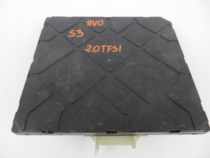 Module Unité de contrôle BORDNETZ AUDI S3 8V0 5Q0937084AA