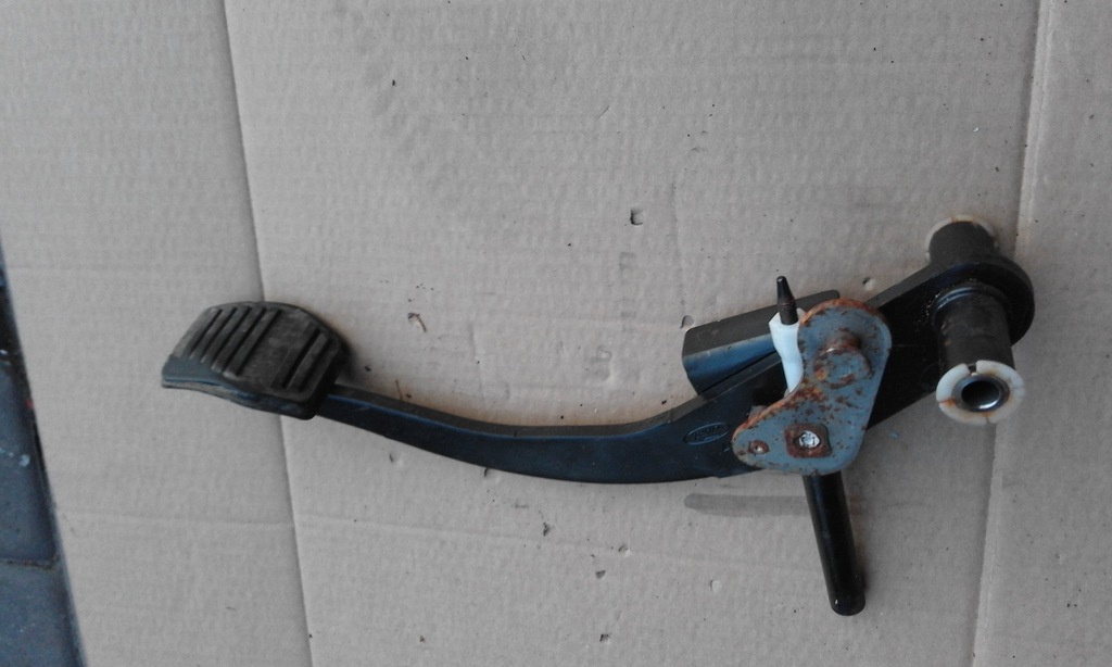 фото №1, Ford mondeo mk3 2.0 tdci педаль сцепления