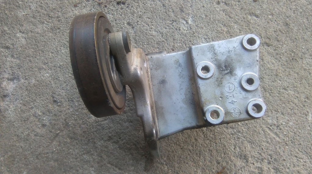 фото №2, Suzuki liana 1.3 b кронштейн кронштейн