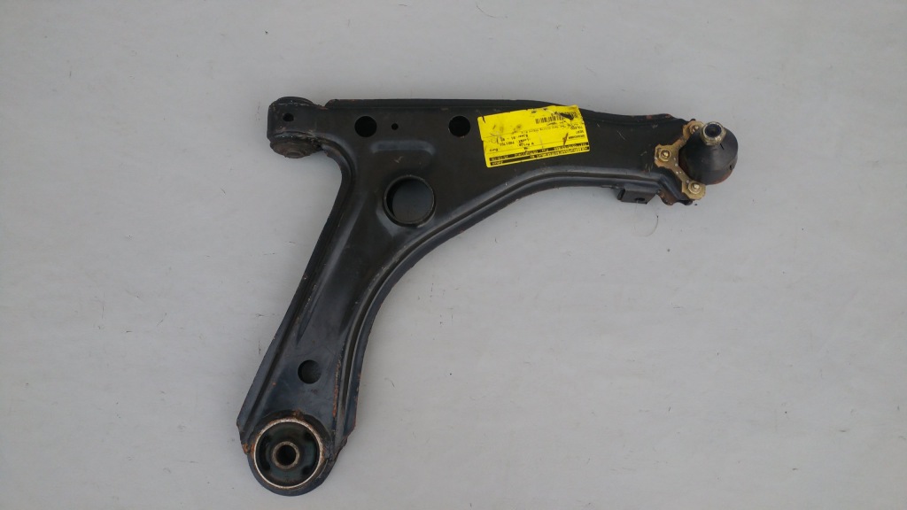 фото №1, Рычаг правый перед seat toledo i 91-99