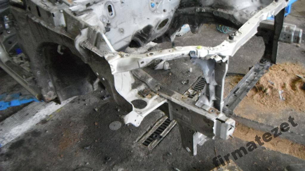 фото №2, Toyota corolla verso 01- чверть лонжерон права