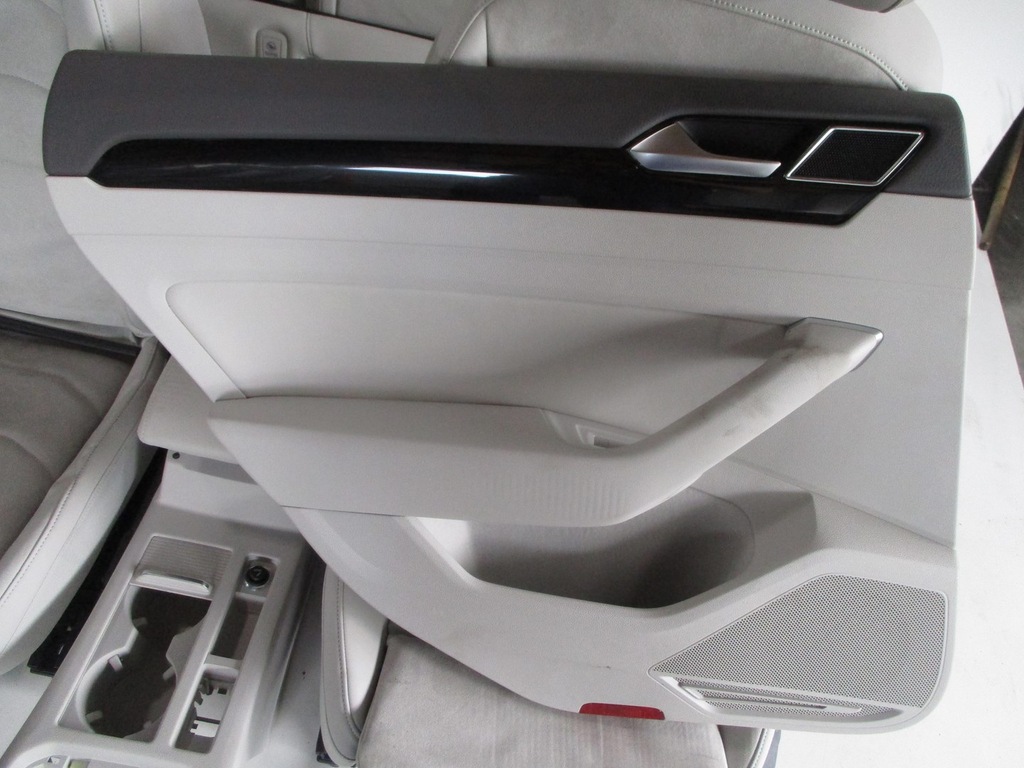 фото №5, Сиденья обивка кожа vw arteon 3g8 17r