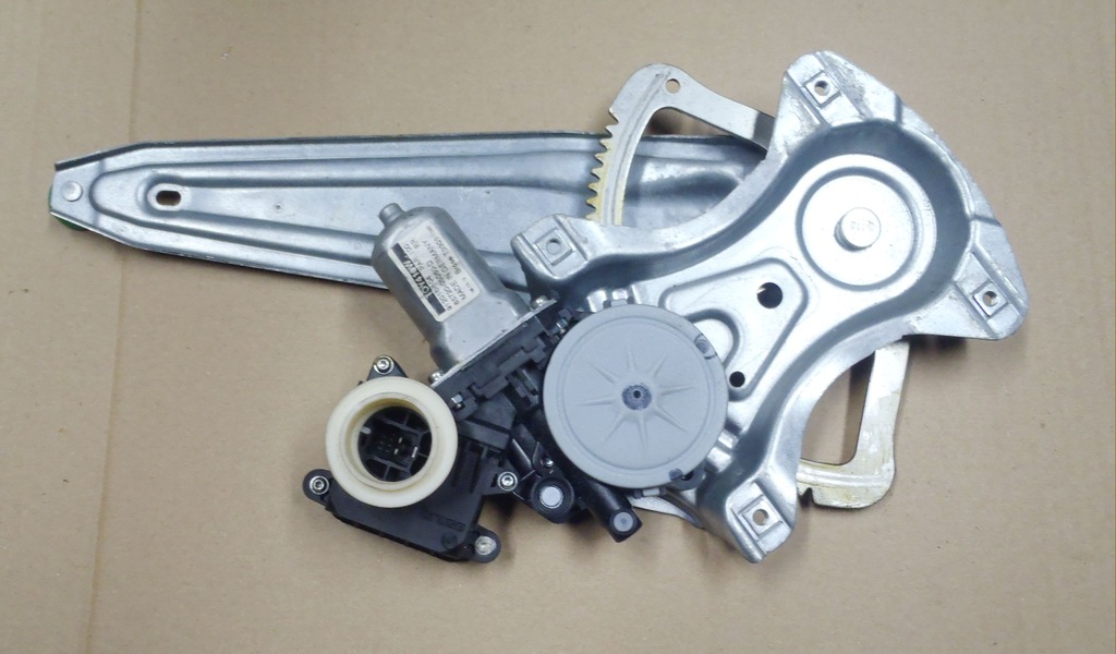 фото №1, Avensis t27 08-15 подъемник механизм стекло дверь