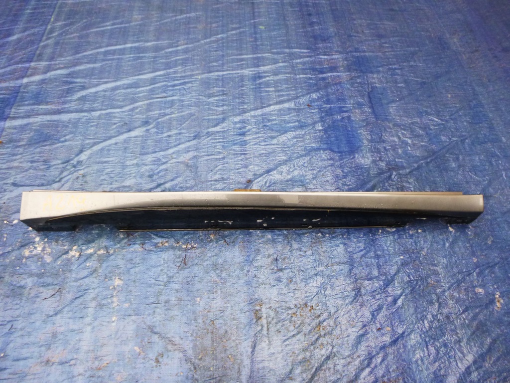 фото №1, Infiniti q30 молдинг порог правая