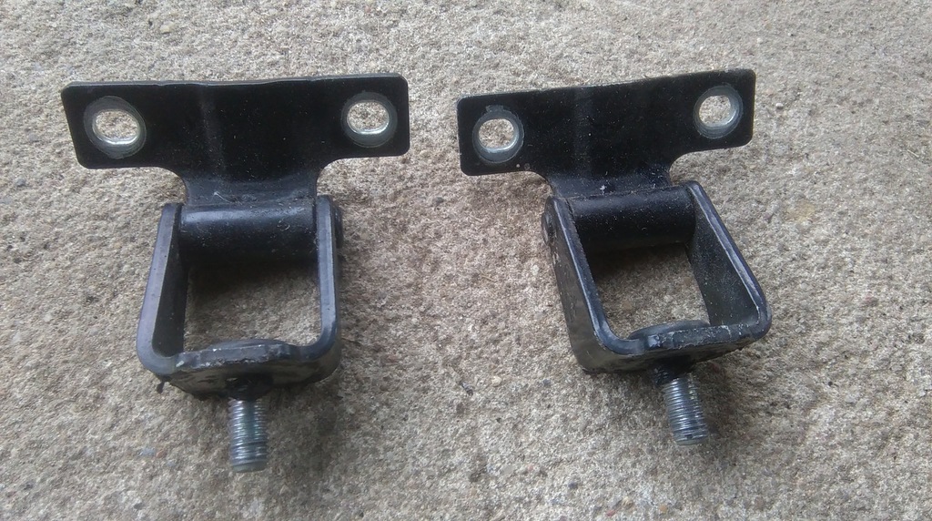 фото №1, Mitsubishi colt 04-08 3d петля крышки багажника