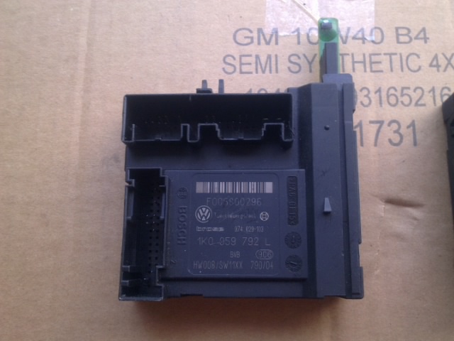 фото №1, Vw golf v a3 модуль двигатель стекло 1k0959792l