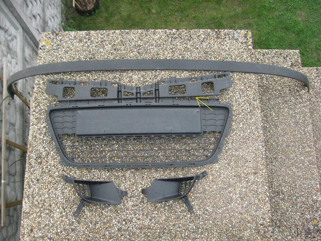 фото №1, Решётка средняя бампера --- hyundai i30 !!!