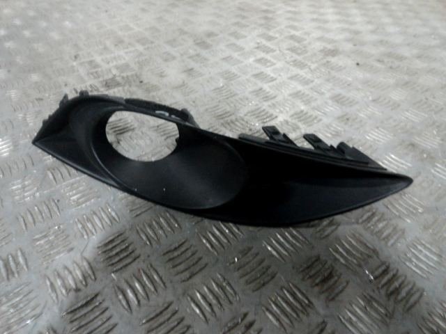 фото №1, Решётка противотуманной фары левая auris 2006-2008