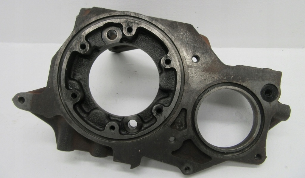 фото №8, Navara d22 pickup 2.5 di кронштейн насоса уприскування