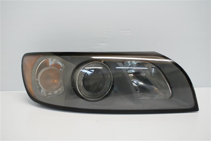 фото №1, Volvo s40 v50 04-07r. правая лампа перед org.