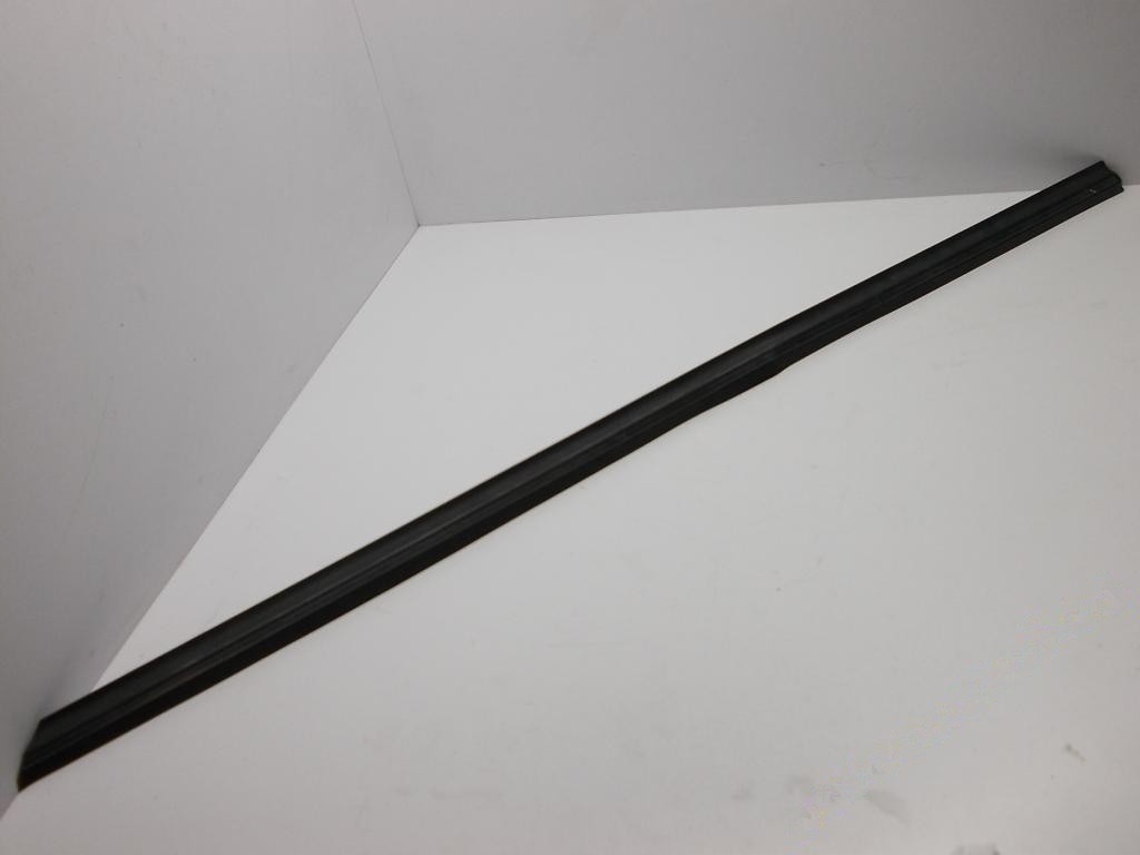 фото №1, Mercedes w172 slk parapet молдинг уплотнитель левая