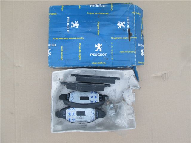 фото №1, Тормозные колодки тормозные перед peugeot 206 306 оригинал