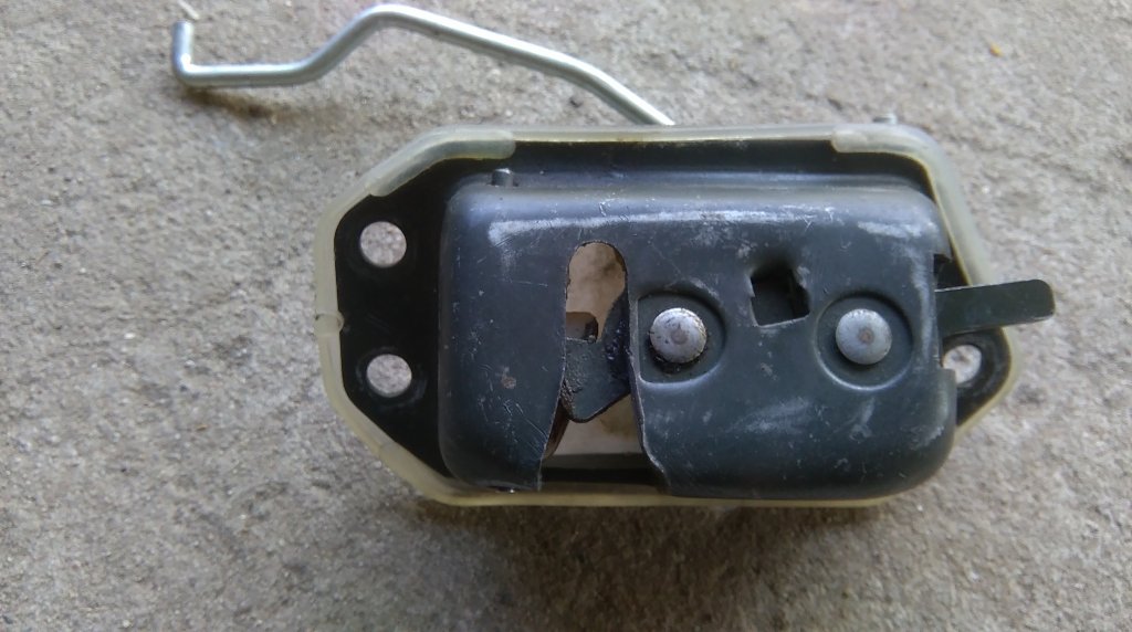 фото №1, Suzuki alto 02-08 замок крышки задний