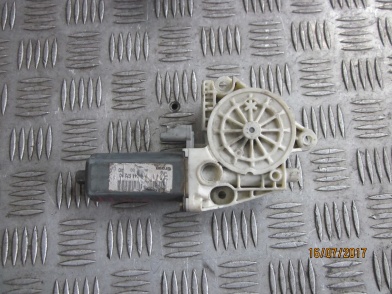 фото №5, Моторчик стекло правый перед peugeot 307 01-04r