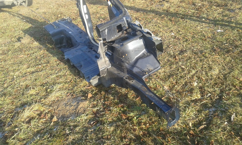 фото №4, Voyager town caravan 08-17r четверть левая порог