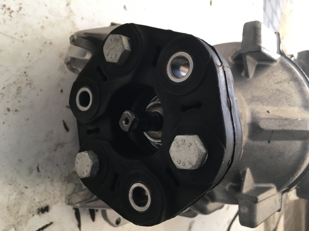 фото №1, Резиновый элемент вала приводного bmw f36 4 gt 2.0d