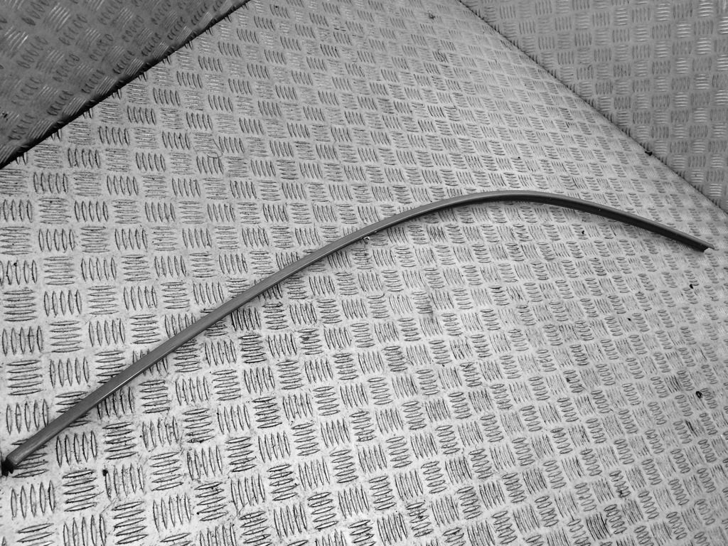 фото №1, Audi r8 молдинг дах дахова прокладка дах права