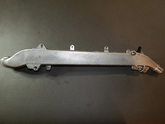 фото №1, Audi rs5 8t труба шланг водяний 079121034g