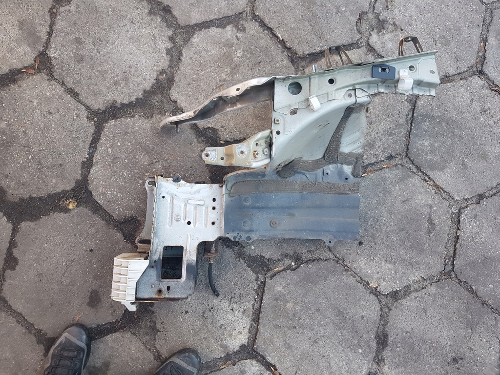 фото №1, Toyota avensis t27 09-15 підкрилок панель фари лівий