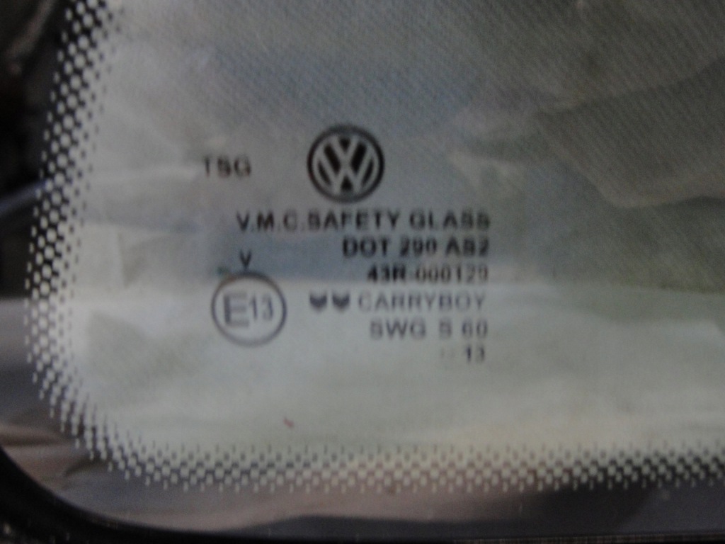 Vw amarok скло задні задня бокове  права cała 12- в Україні