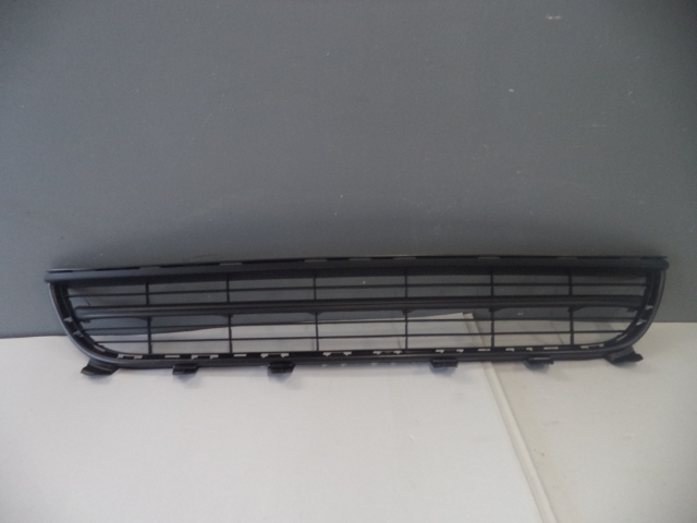 фото №1, Porsche panamera решітка радіатора бампера перед передня