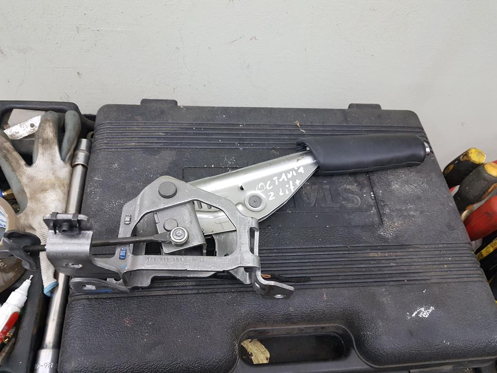 фото №1, Octavia ii lift рычаг тормоза ручного 1z1711303