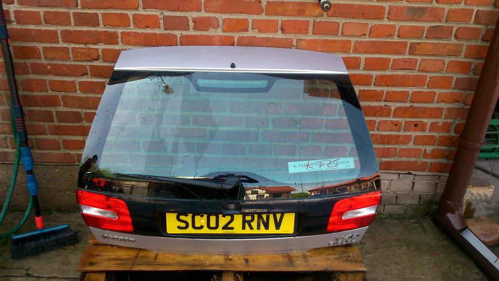 фото №1, Крышка багажника задняя volvo v40