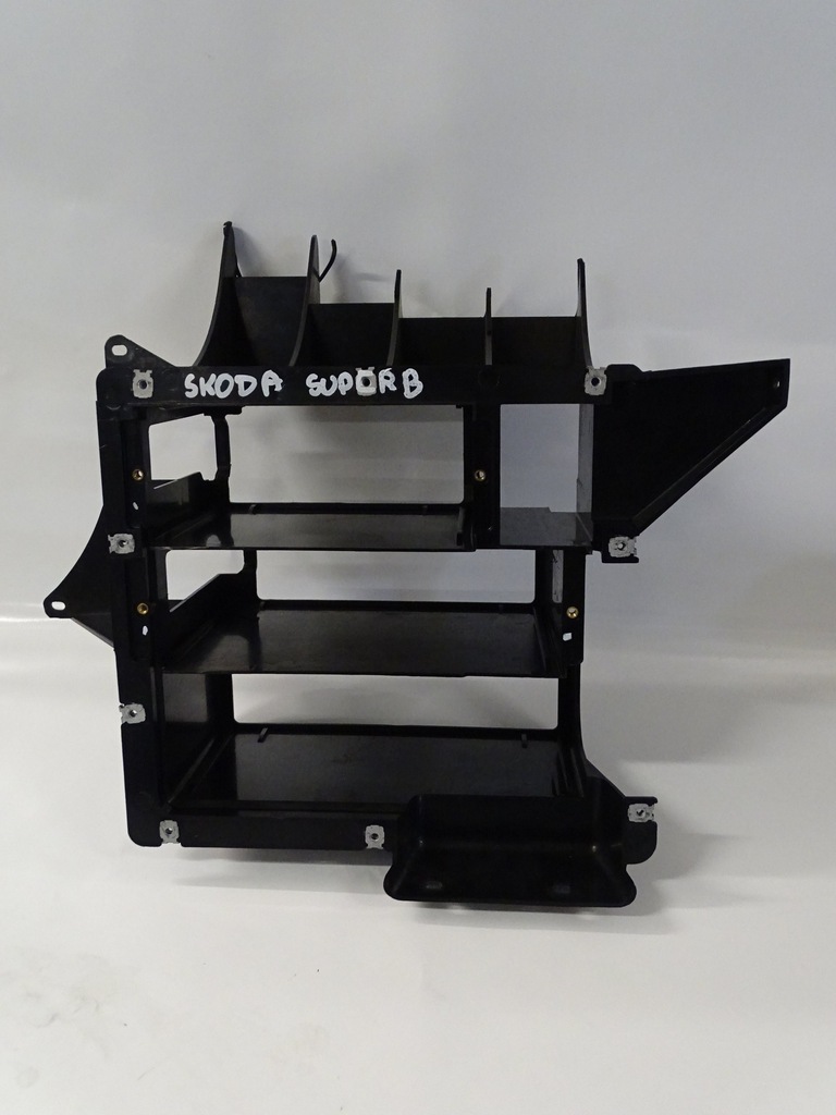 фото №1, Skoda superb i 01-08 рамка радио чейнджер