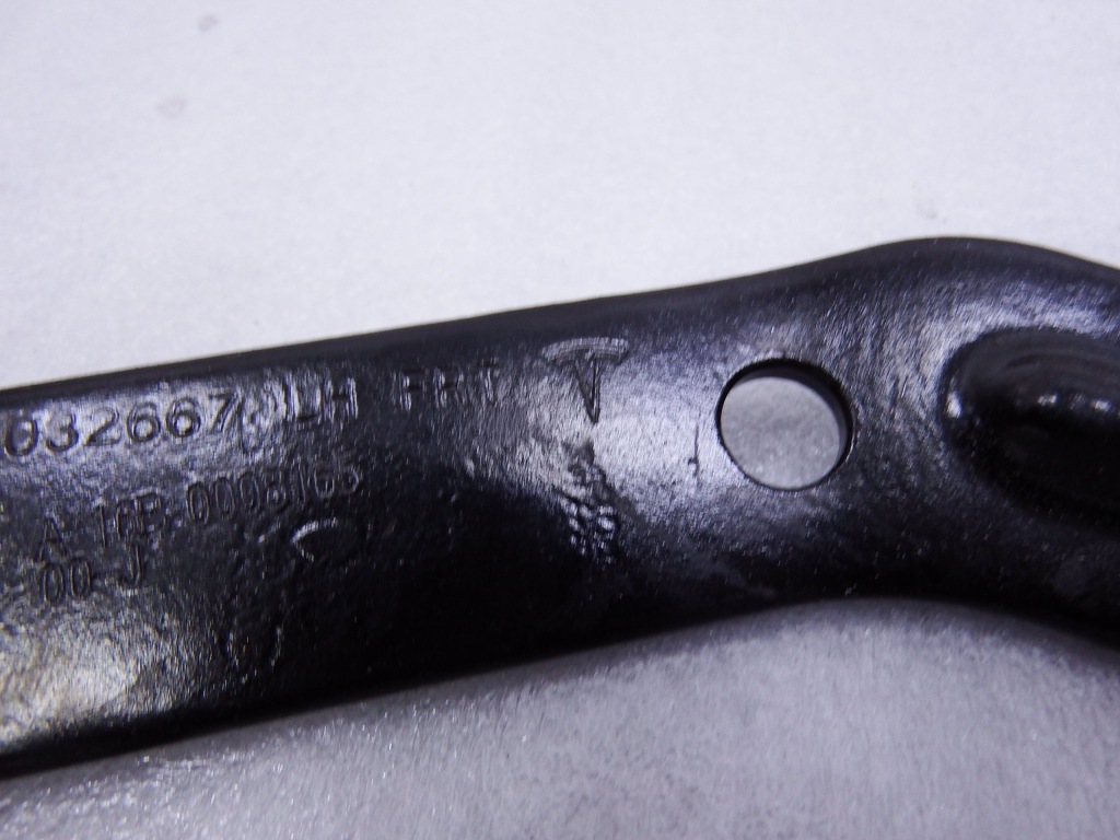 фото №2, Петля дверь tesla model x состояние идеальный