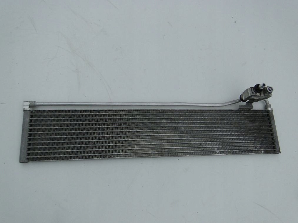 фото №3, Mercedes 207 w212 w218 r231 масляный радиатор a0995000400