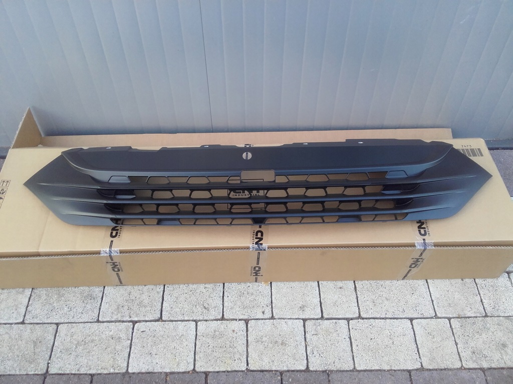 фото №1, Решётка радиатора iveco daily vi lift 2016- новый orygina