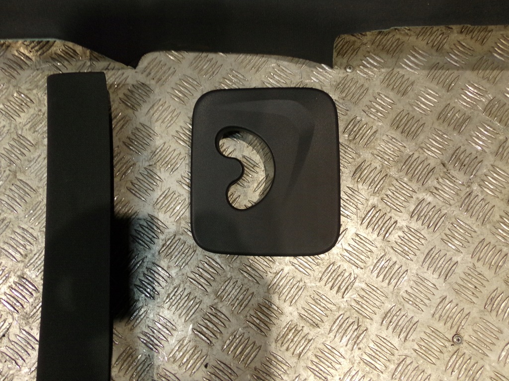 фото №6, Bmw 2 f46 потолок czarna mpakiet стойки +шторка