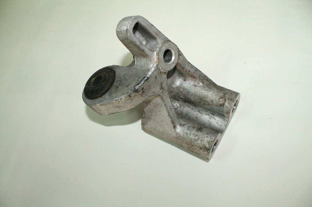 фото №1, Rover 25 1.4 mg zr кронштейн двигуна подушка кронштейн