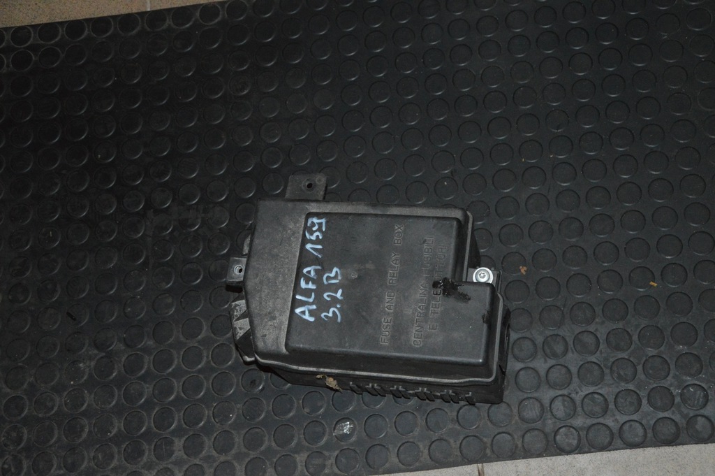 фото №1, Коробка запобіжників alfa romeo 159 3,2