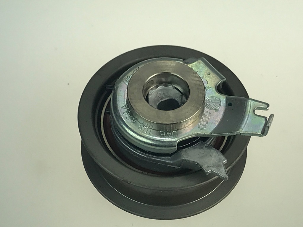 фото №3, Audi a3 8v ролик натяжителя 04e109479a