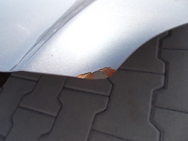 фото №2, Toyota avensis ii t25 03r- капот