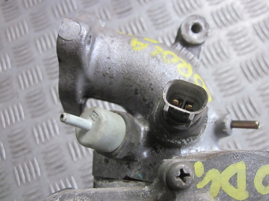 фото №8, Дроссельная заслонка toyota corolla e12 2.0 d 04-08r