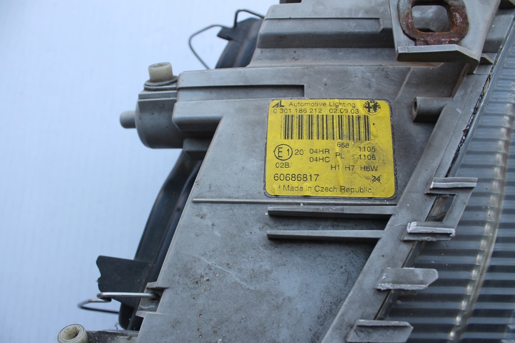 фото №3, Alfa romeo 147 фара правий темний передній eu