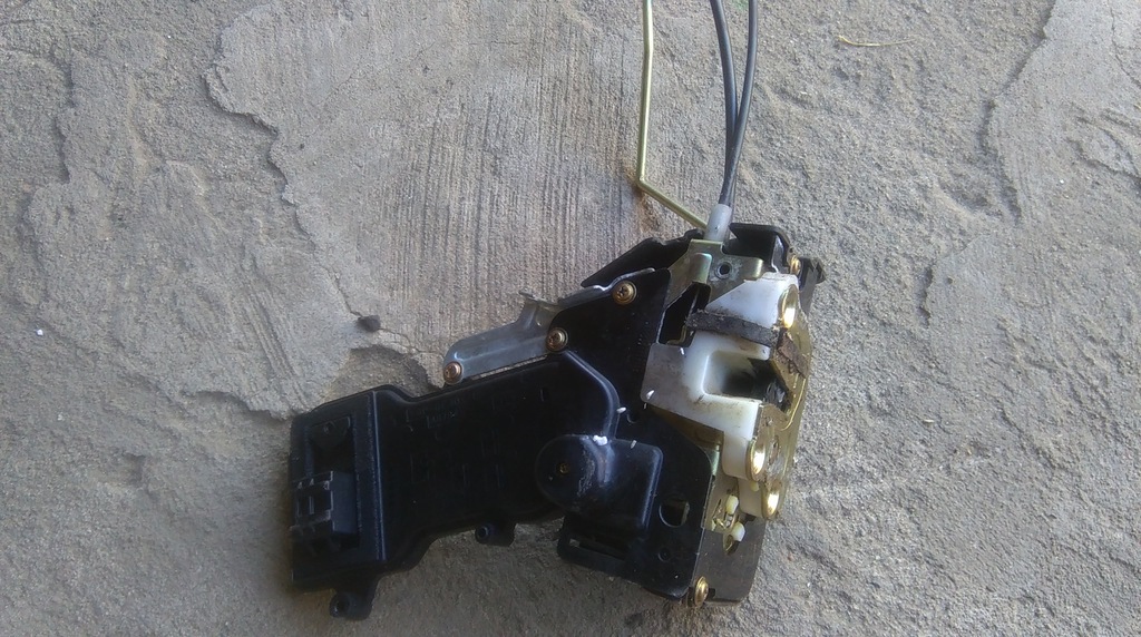 фото №1, Mazda 2 02-07 замок двері правий перед europa