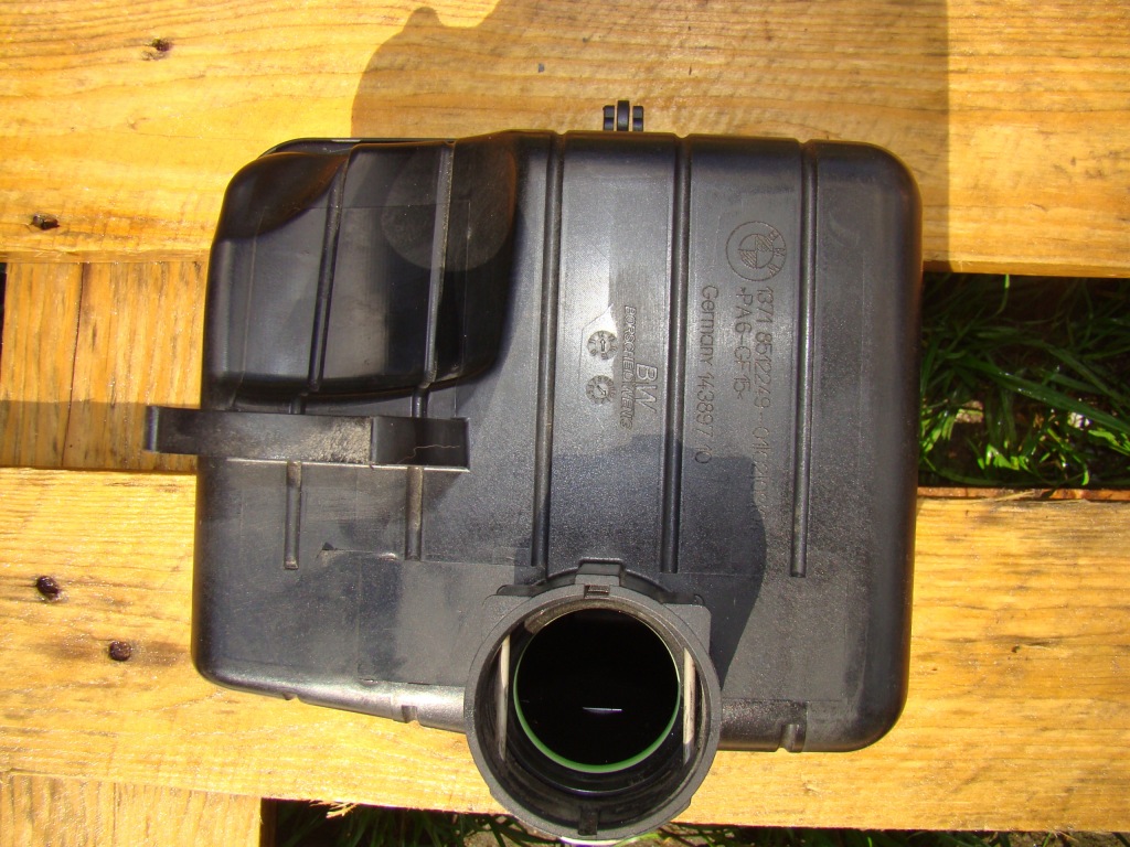 фото №1, Bmw f10 f11 2.0 2.5 резонатор воздуха