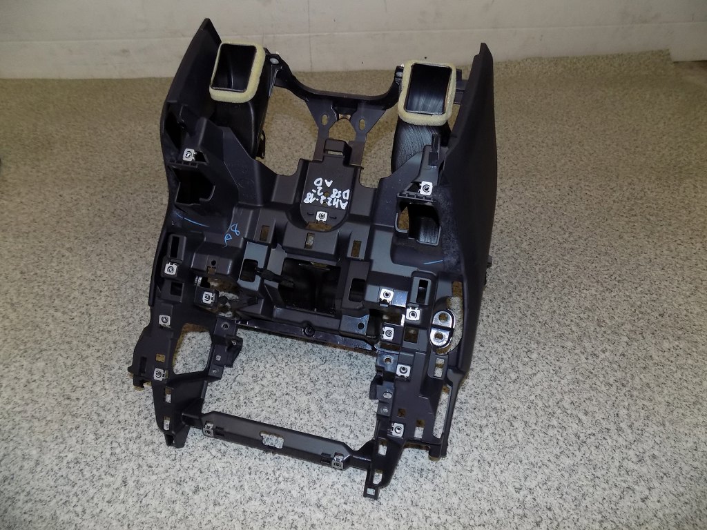 фото №1, Land 15r rover discovery iv каркас радио консоли