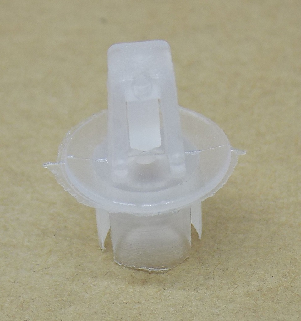 фото №6, Fiat 126p клипсы крепления фара лампы