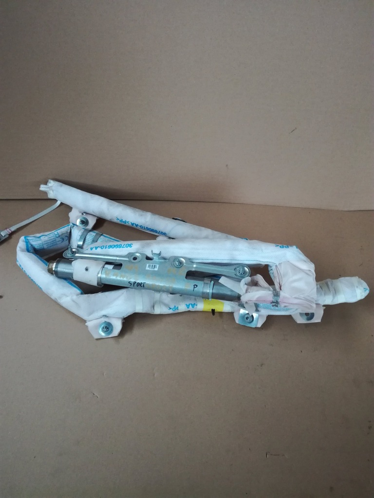 фото №1, Шторка безопасности правая range rover sport l494 15-